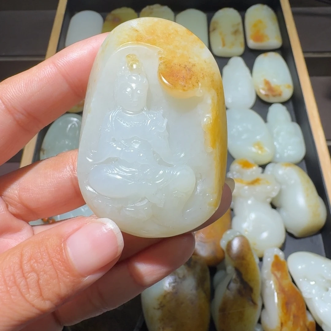 和田玉未镶嵌颈饰