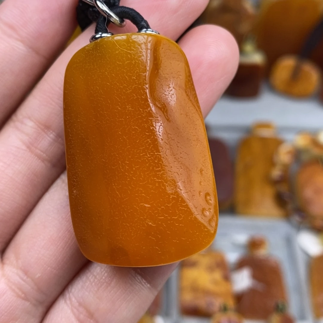 未镶嵌琥珀珠宝奇石