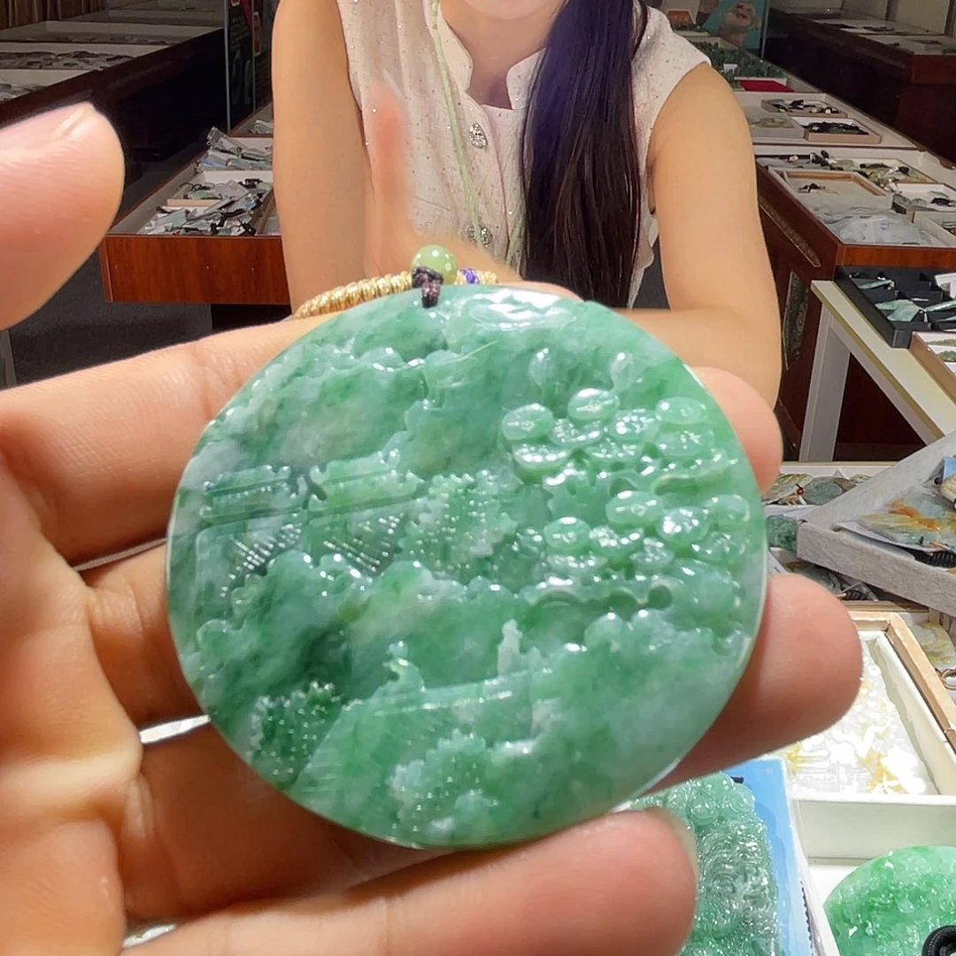 翡翠未镶嵌颈饰一