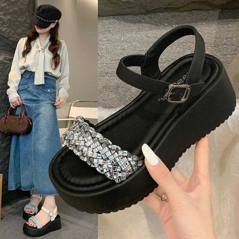 厚底凉鞋女夏2025年新款法式高级感水钻一字带时尚休闲配裙子凉鞋