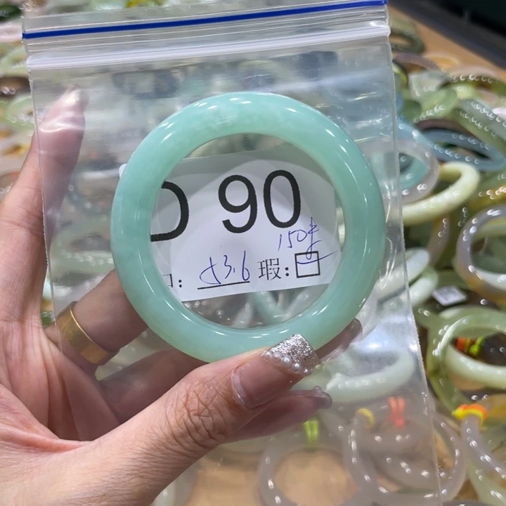 未镶嵌蛇纹石玉手镯卖**璐