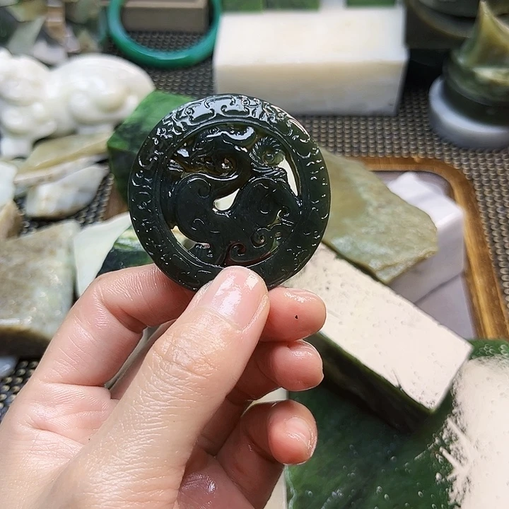 和田玉玉牌未镶嵌春****0