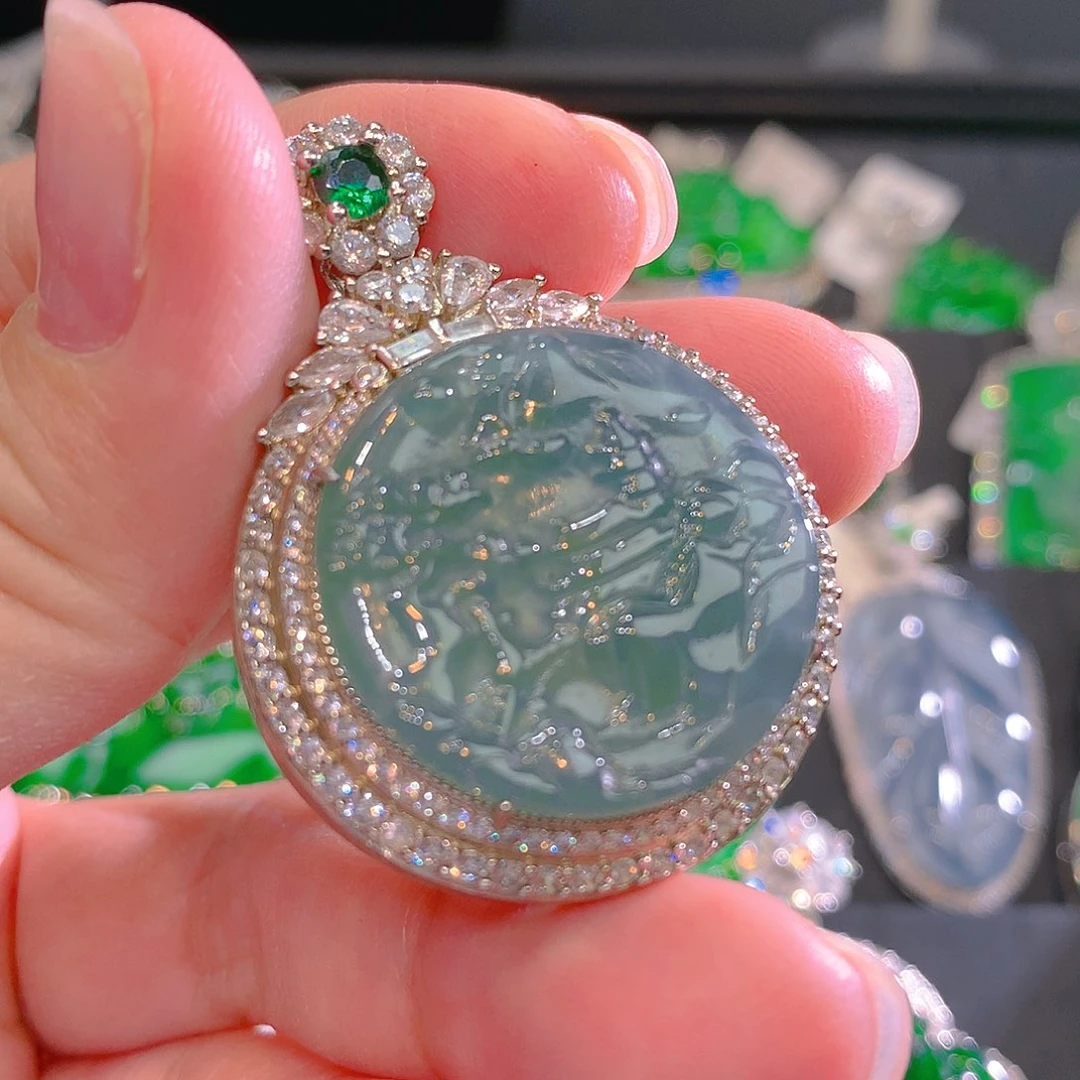 翡翠颈饰未镶嵌翡翠