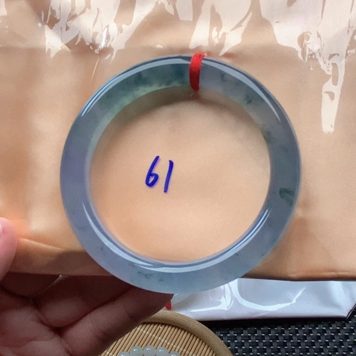 翡翠未镶嵌手镯（贵妃镯）冰紫莫奈