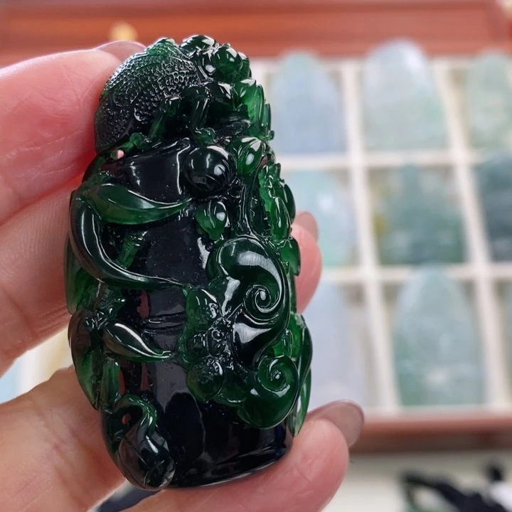 颈饰未镶嵌翡翠翡翠