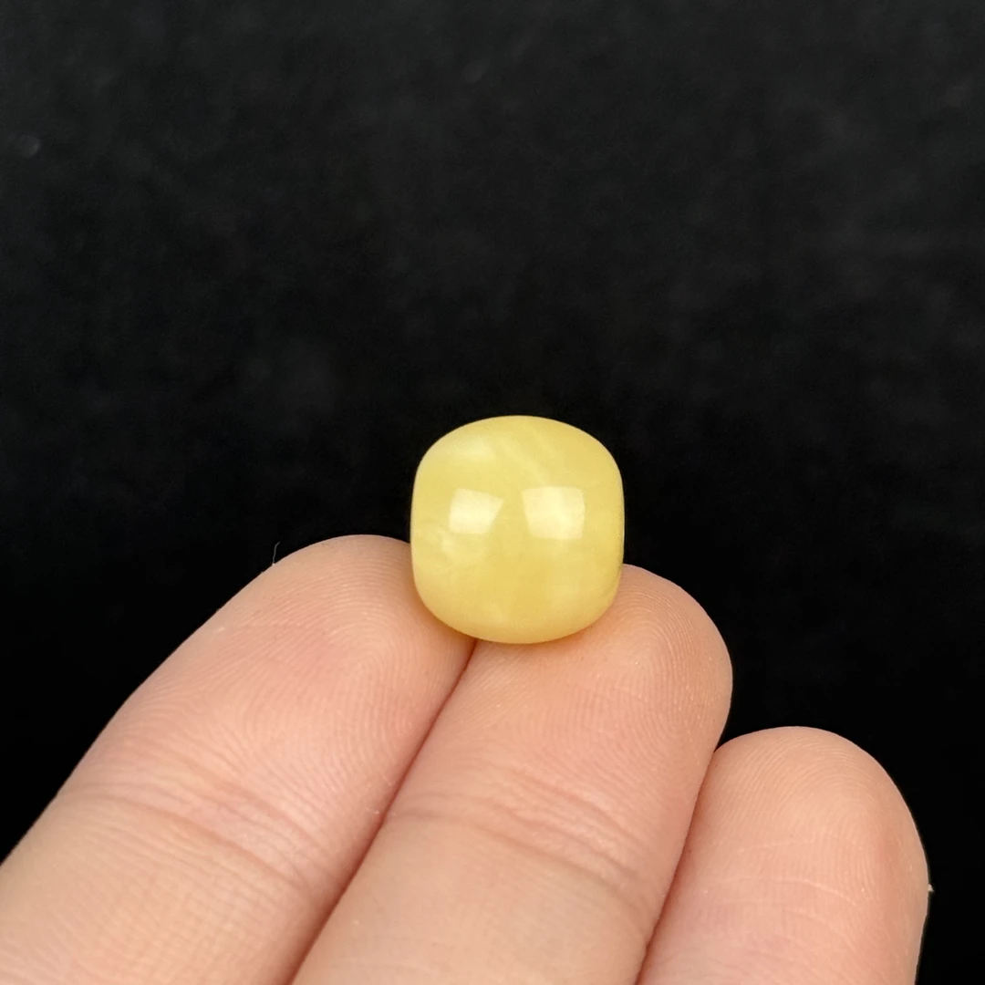 F3091天然原矿蜜蜡 满蜡鸡油黄墩子 12.2*11.3mm支持复检假一罚十
