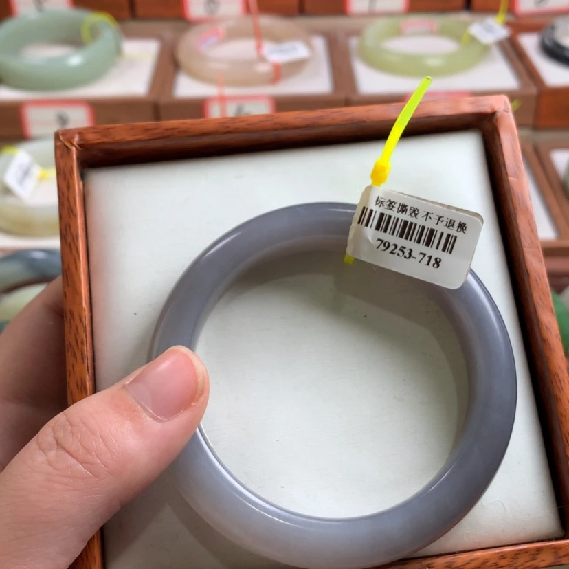 【闪购商品】和田玉手镯未镶嵌