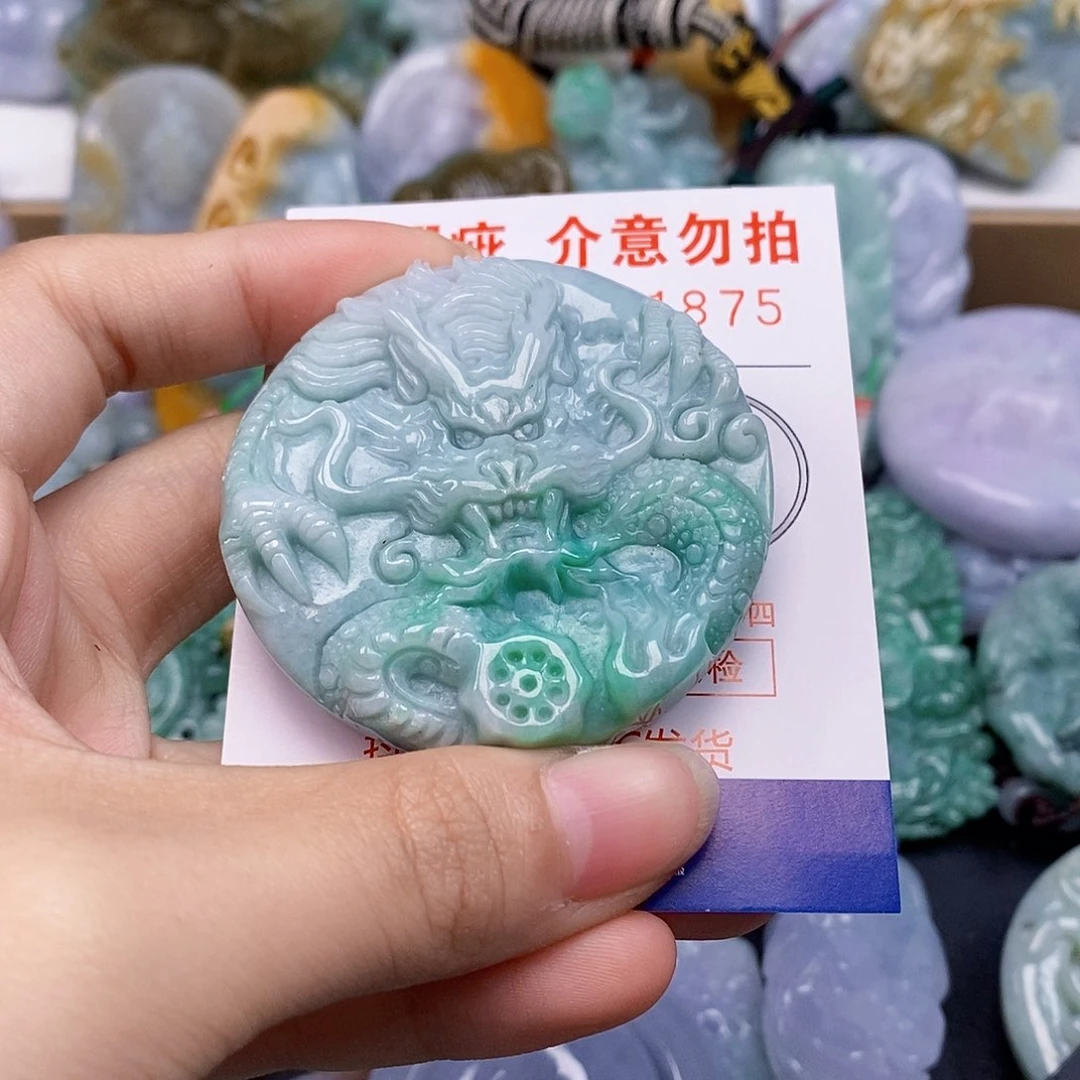 吊坠(不含链)未镶嵌翡翠