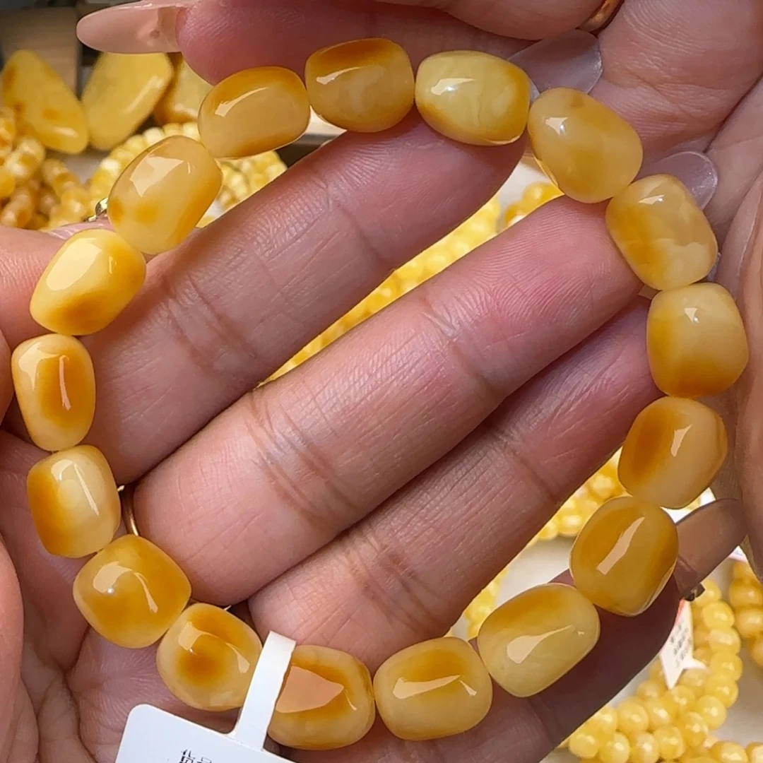 蜜蜡未镶嵌手链鸡油黄随型手串