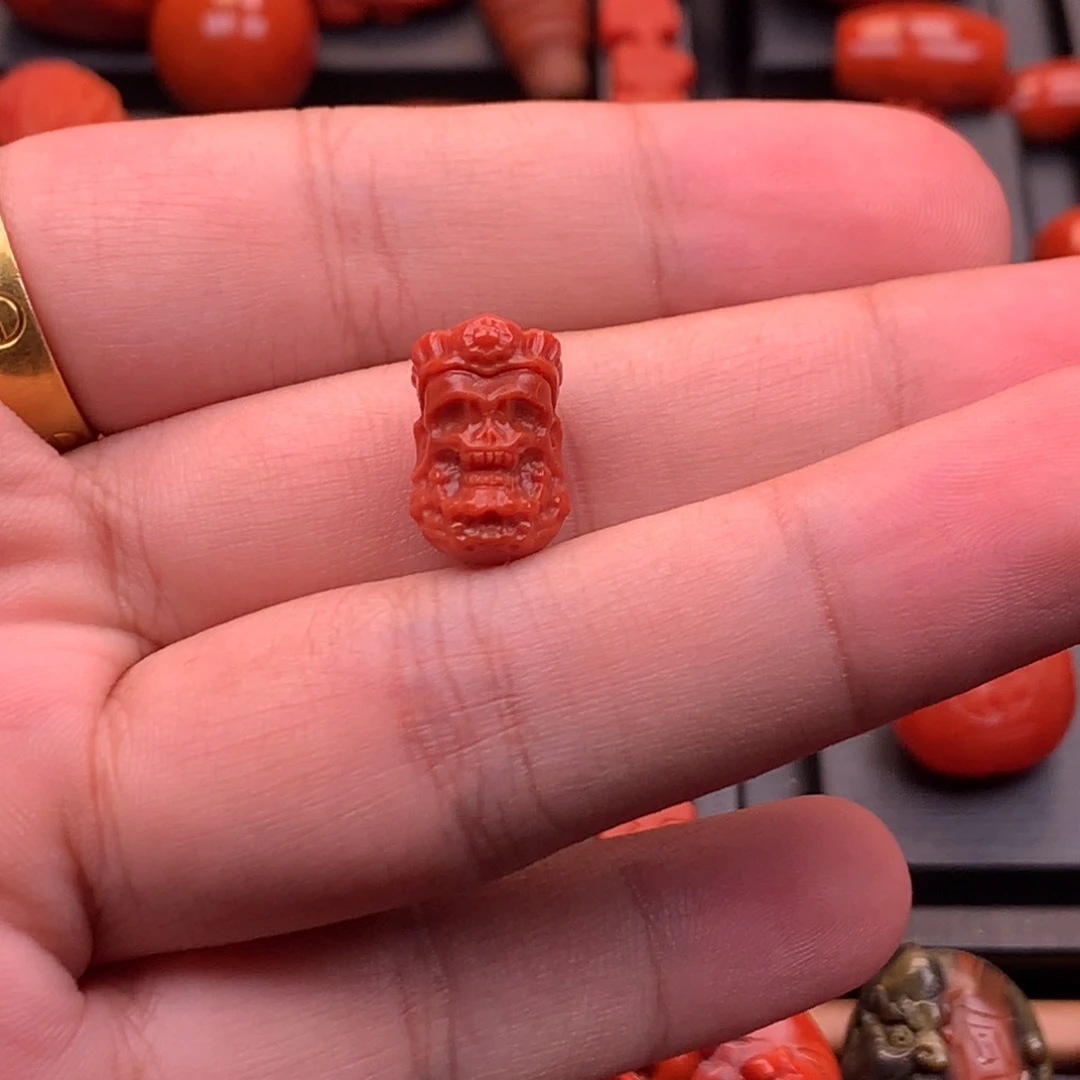 南红玛瑙未镶嵌南红精工雕刻骷髅背云10mm+