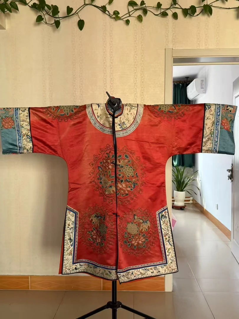 古代打籽绣宫廷氅衣前后满工