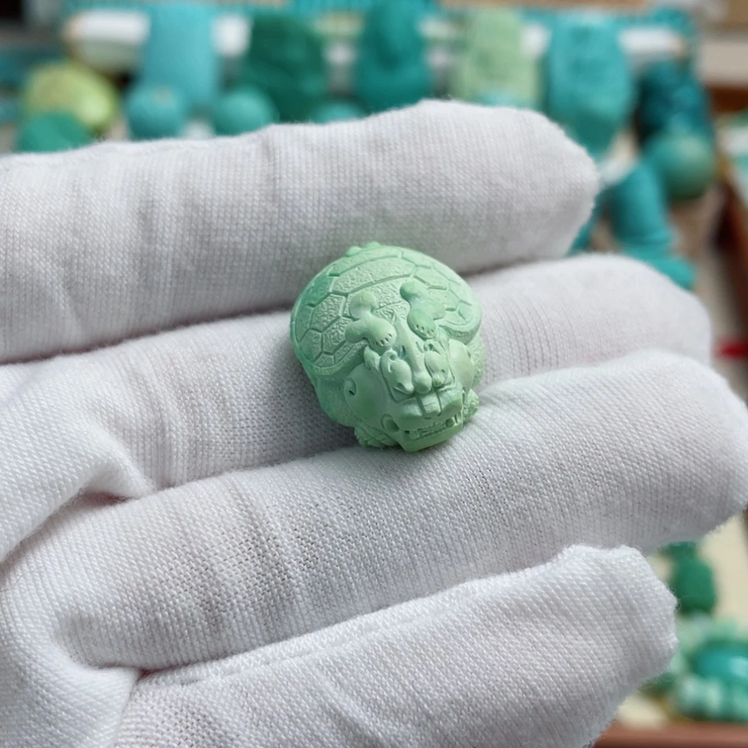 绿松石未镶嵌珠宝奇石