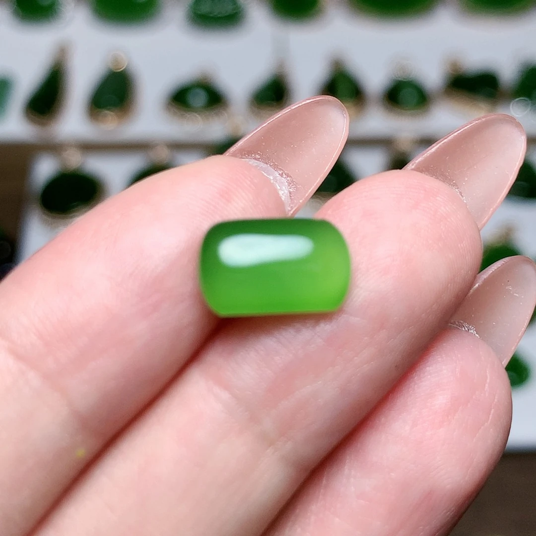 和田玉（碧玉）未镶嵌颈饰小*鱼