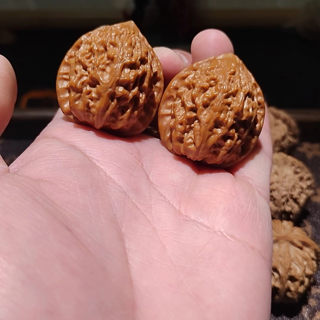 文玩核桃吊坠36金牛