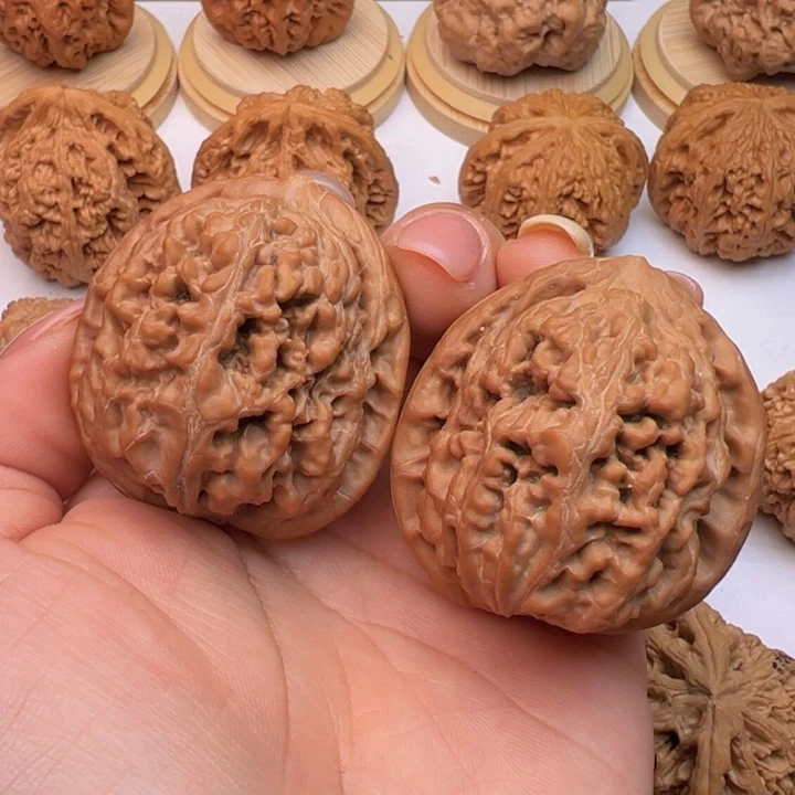 文玩核桃把件老树凤凰台40