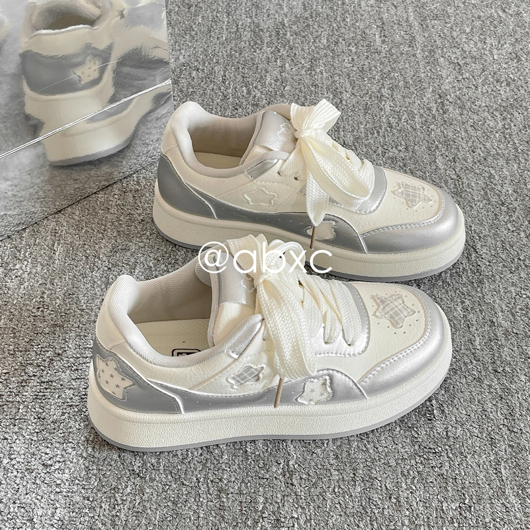 早春可爱鞋子女款爆款2026新款时尚休闲鞋厚底小白鞋板鞋百搭款