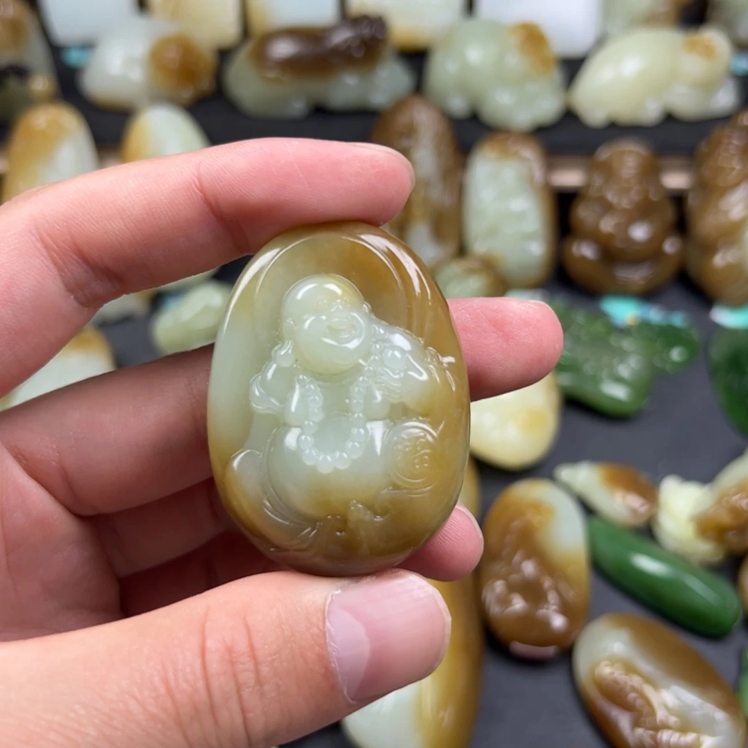 龍***)和田玉（糖玉）未镶嵌颈饰