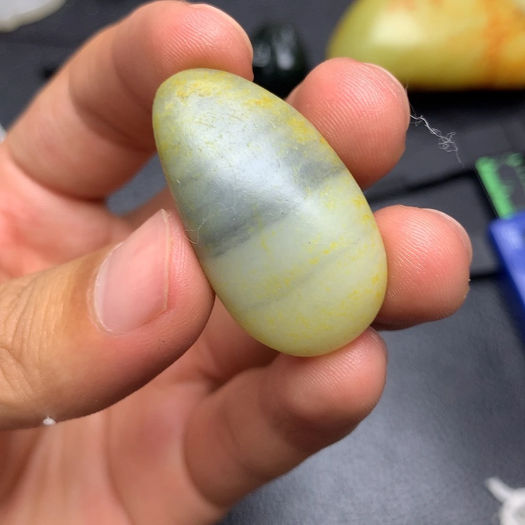 和田玉未镶嵌挂件日**哥