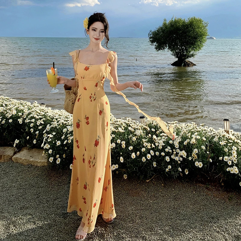 法式气质碎花连衣裙女夏显瘦度假长裙