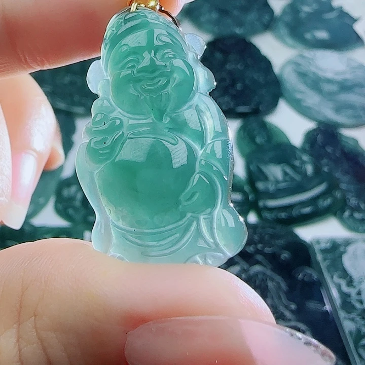 翡翠未镶嵌颈饰多样性发货天然的A货翡翠