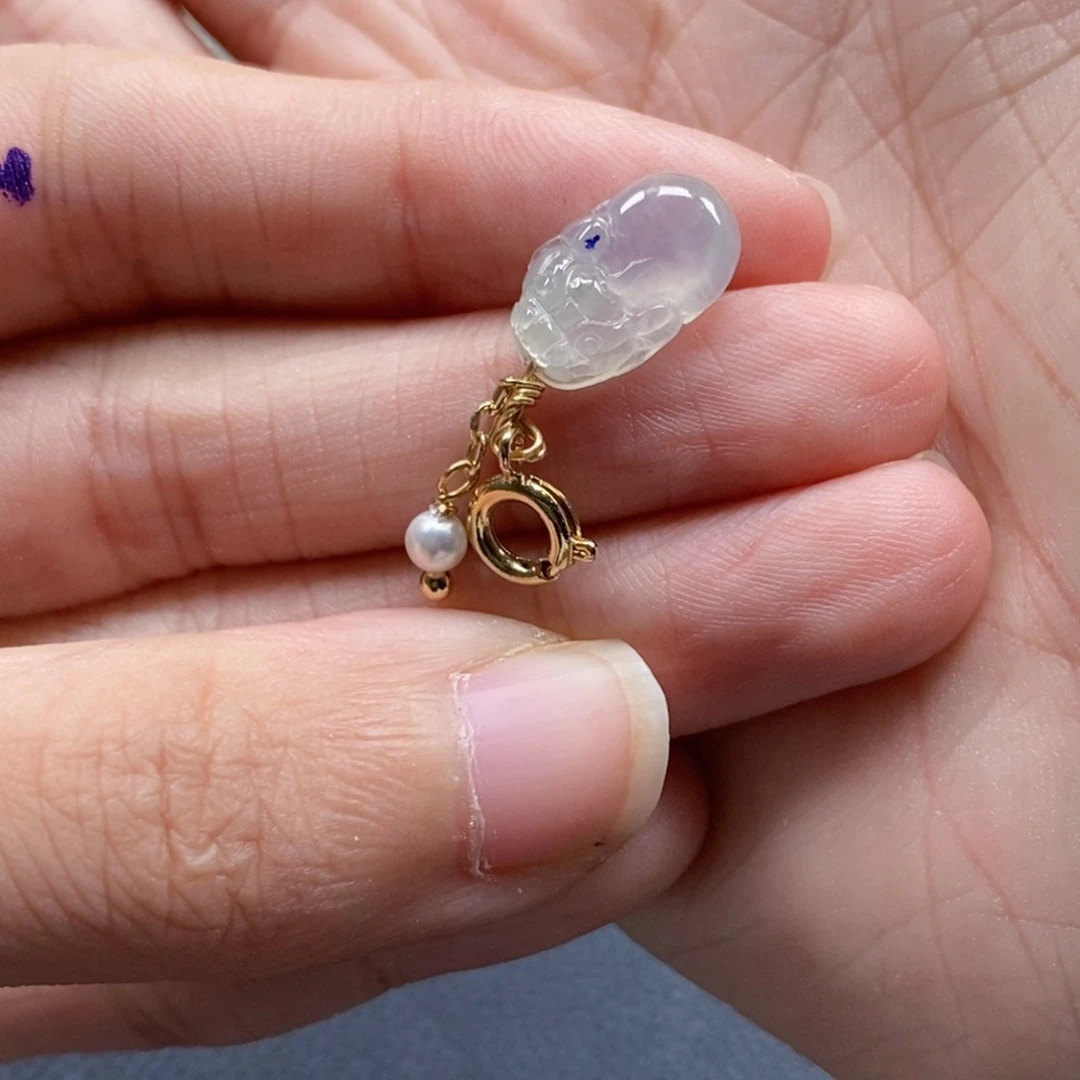 翡翠未镶嵌颈饰闪