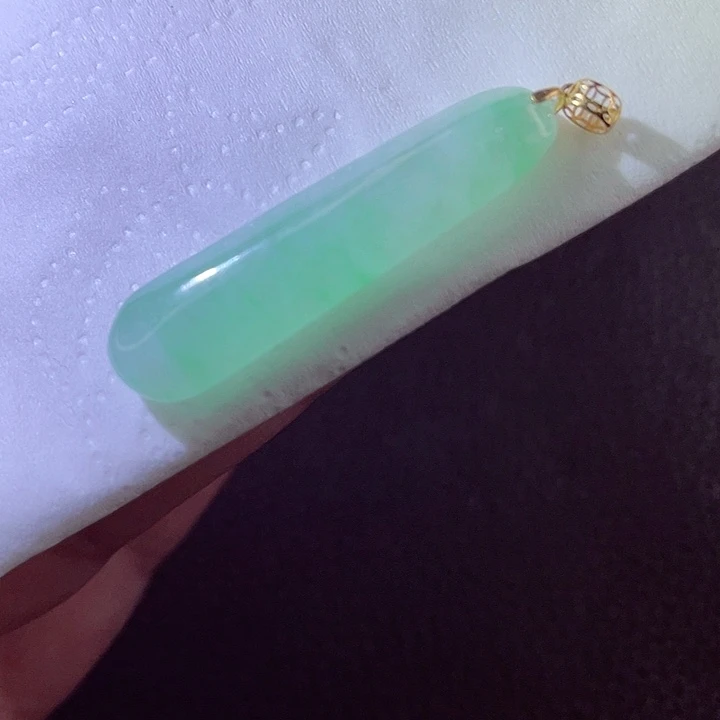 翡翠18K金镶嵌颈饰翡翠