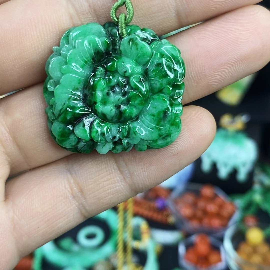 翡翠未镶嵌颈饰吊坠