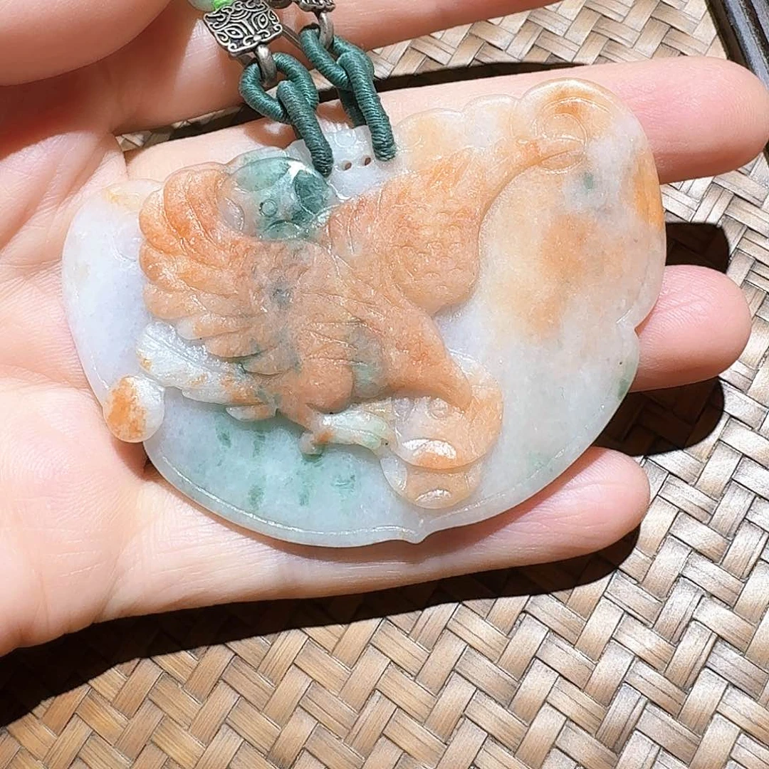 颈饰未镶嵌翡翠个性十足