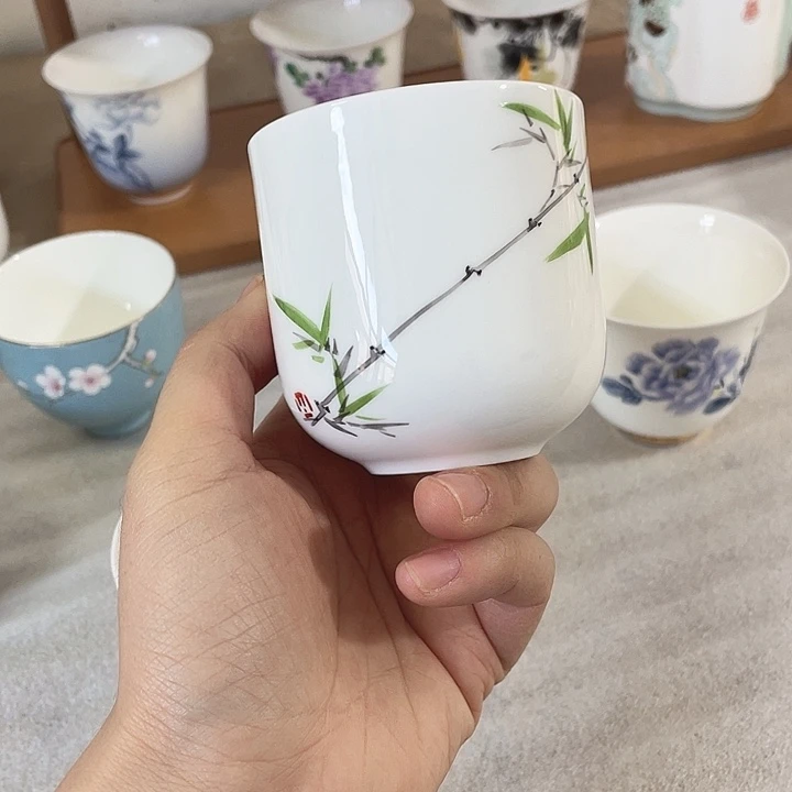 手绘精品主人杯。