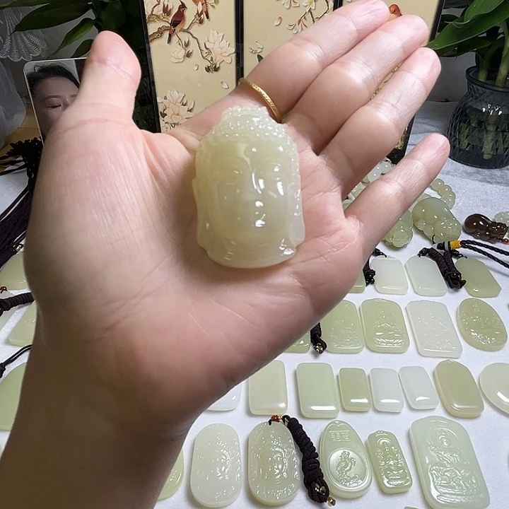 颈饰未镶嵌和田玉