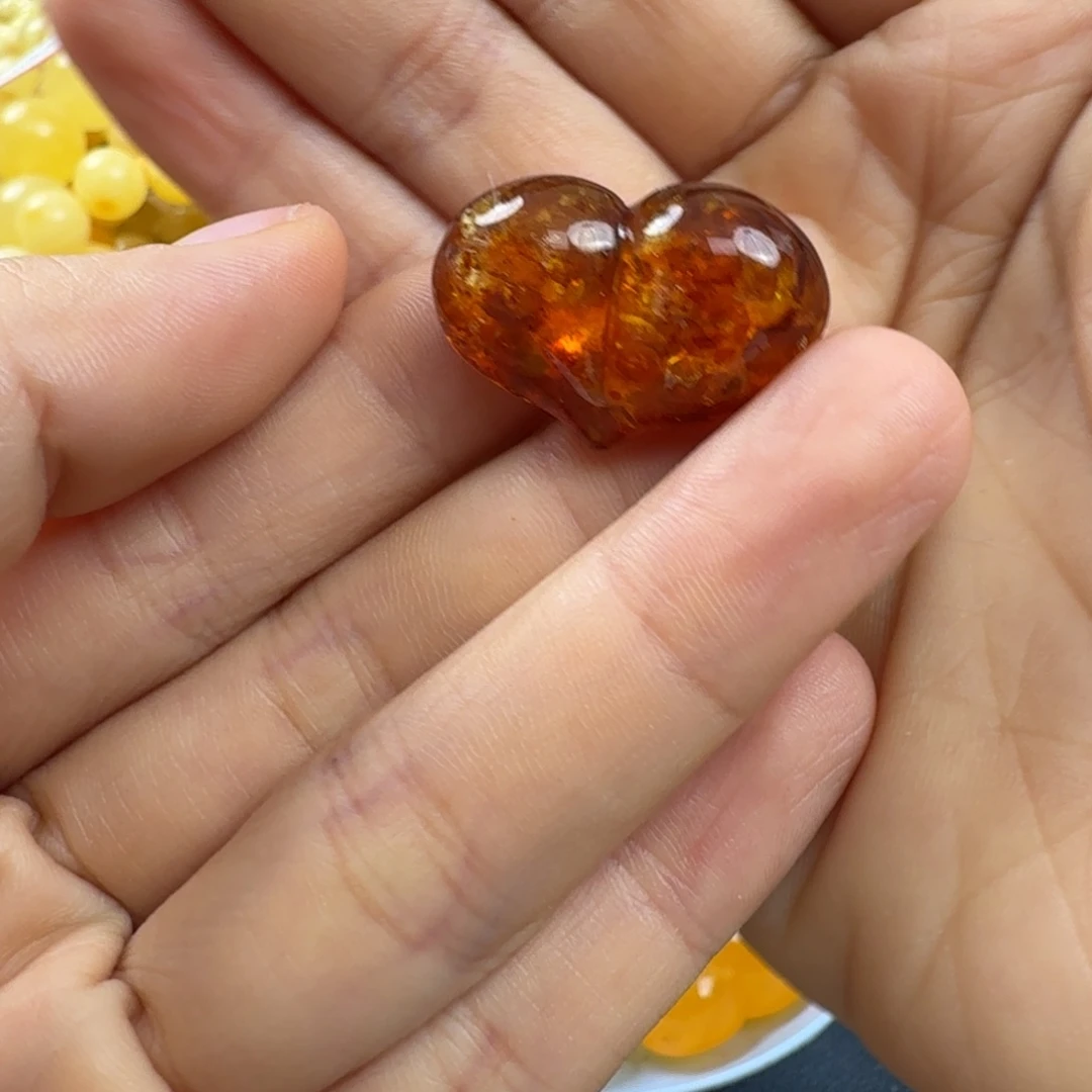 琥珀未镶嵌珠宝奇石