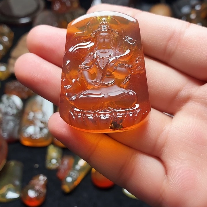 琥珀未镶嵌颈饰，，