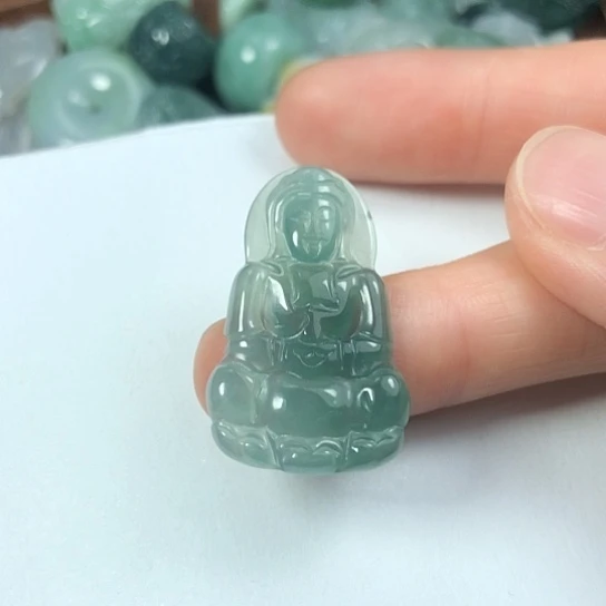 翡翠未镶嵌颈饰缅甸A货，每天下午1点半开播