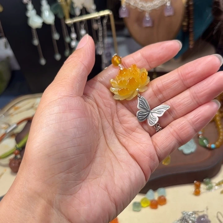 健***丽蛇纹石玉银S925镶嵌耳饰