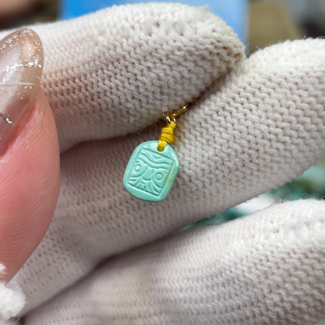 绿松石未镶嵌挂件