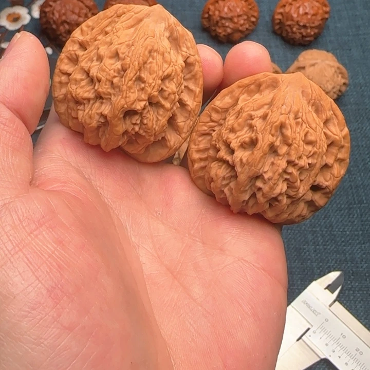 文玩核桃把件汉高虎45