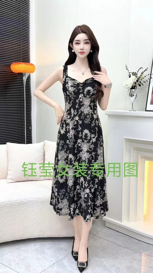2025夏季小个子大码碎花收腰显瘦时尚百搭弹力修身吊带连衣裙