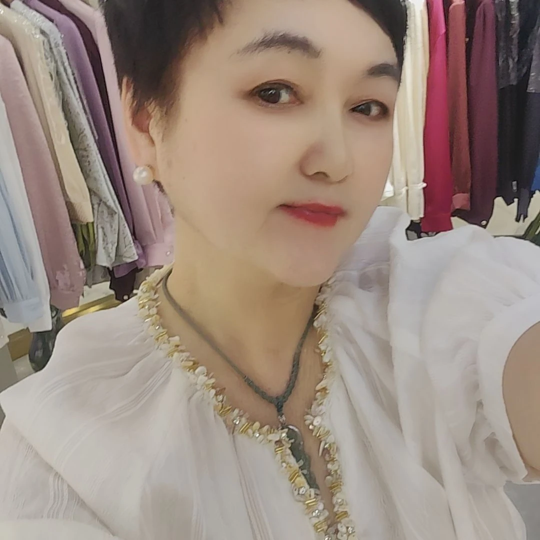 妱茗品牌夏季新品气质名媛衬衫领边镶钻打磨贝壳设计休闲时尚