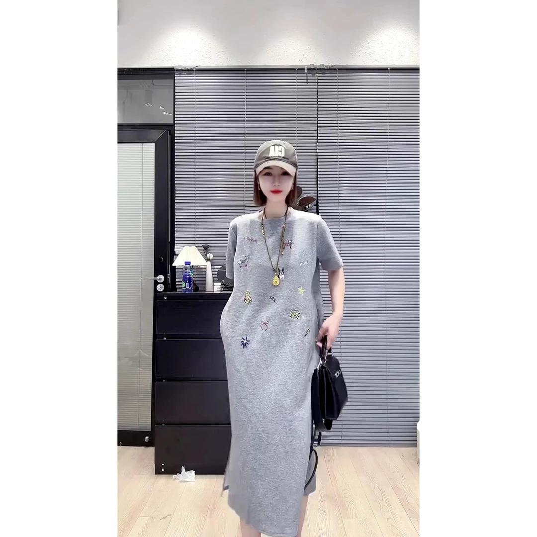 早春新款显瘦休闲百搭刺绣短袖连衣裙女
