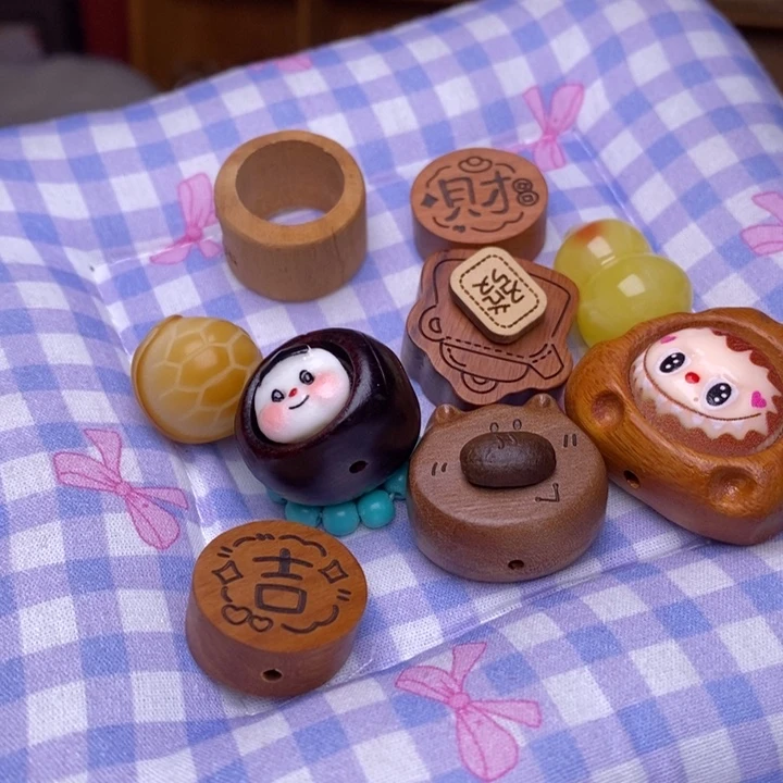 新***界猴头核桃吊坠配饰如图