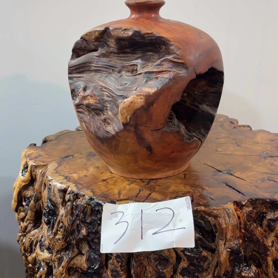 由***方龙纹鸡心枣木手工艺品