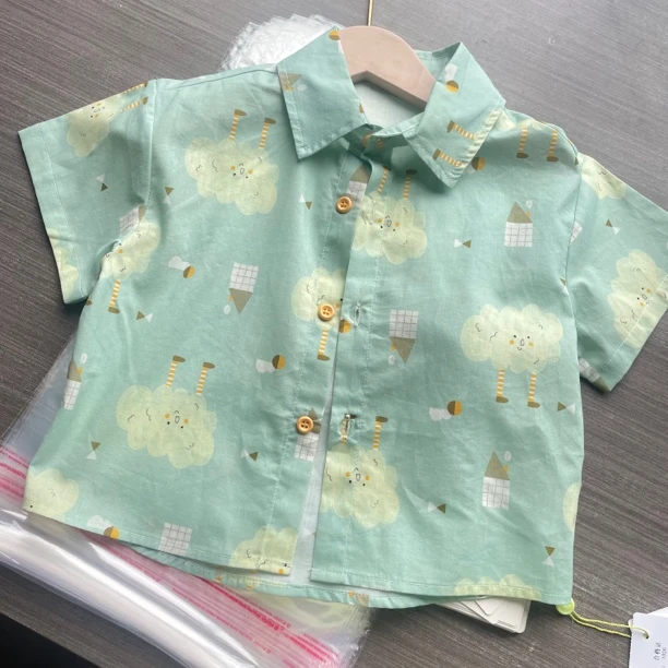 〖货号1026〗绿色云朵中小童舒适百搭时尚衬衫