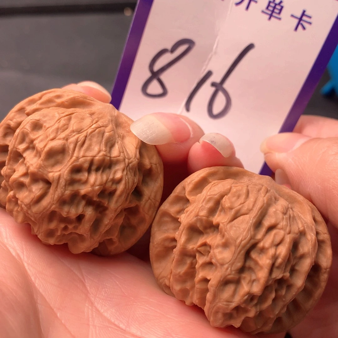 文玩核桃吊坠野狼