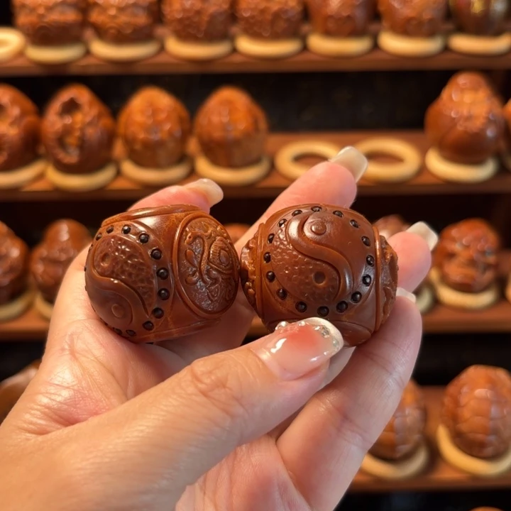 人***茶巴西橄榄核雕工艺品
