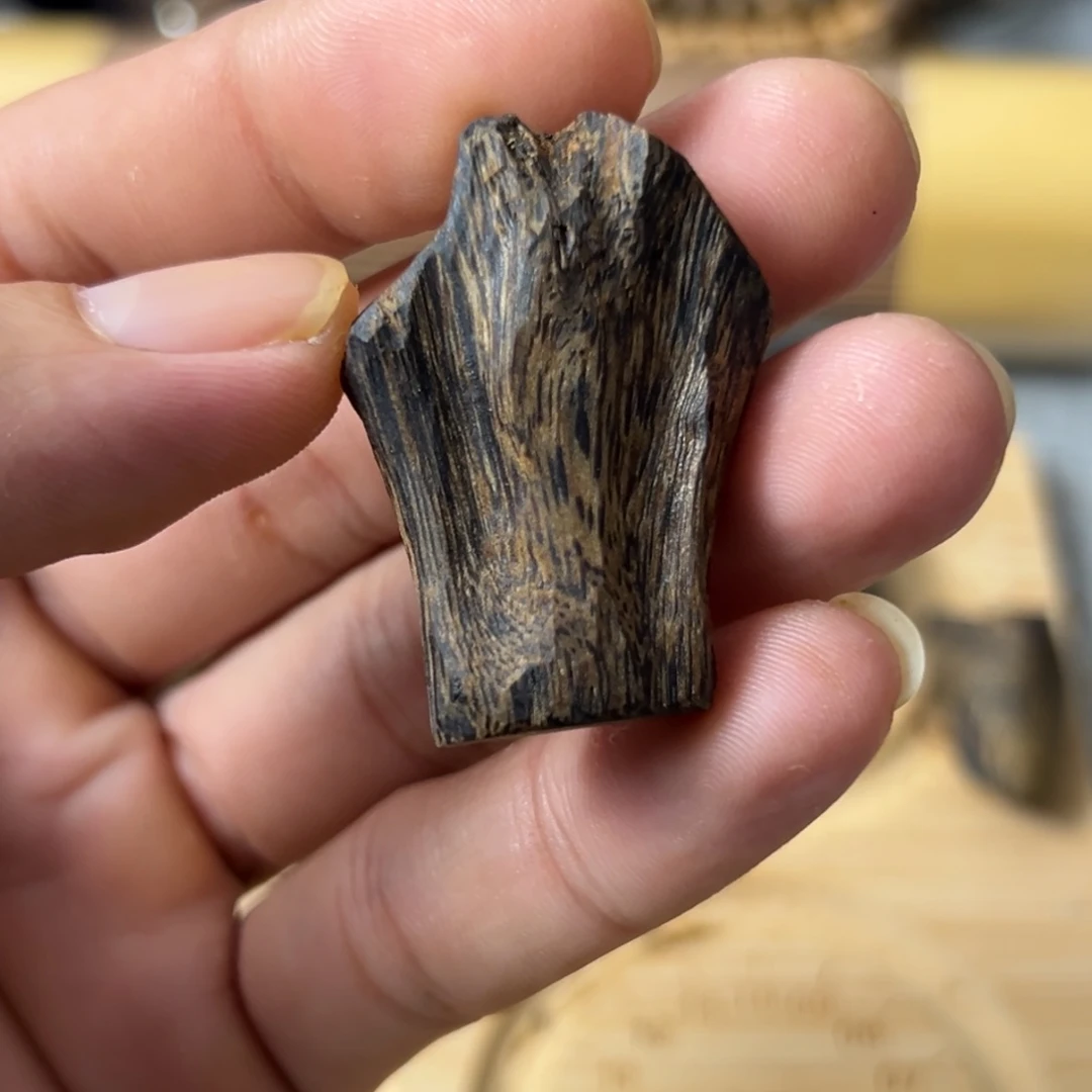 我****沉香碎屑沉香树心随型