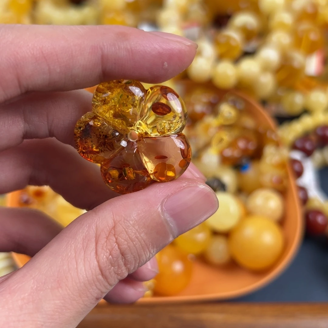 琥珀未镶嵌珠宝奇石