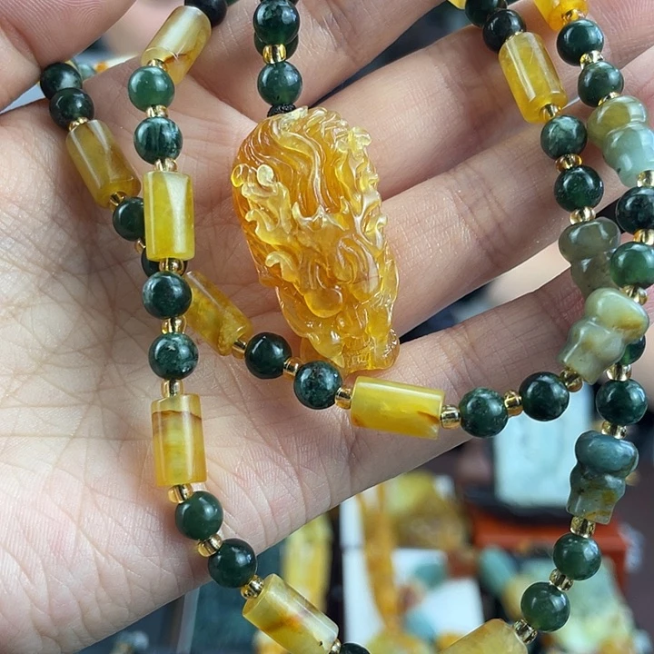 蛇纹石玉未镶嵌颈饰