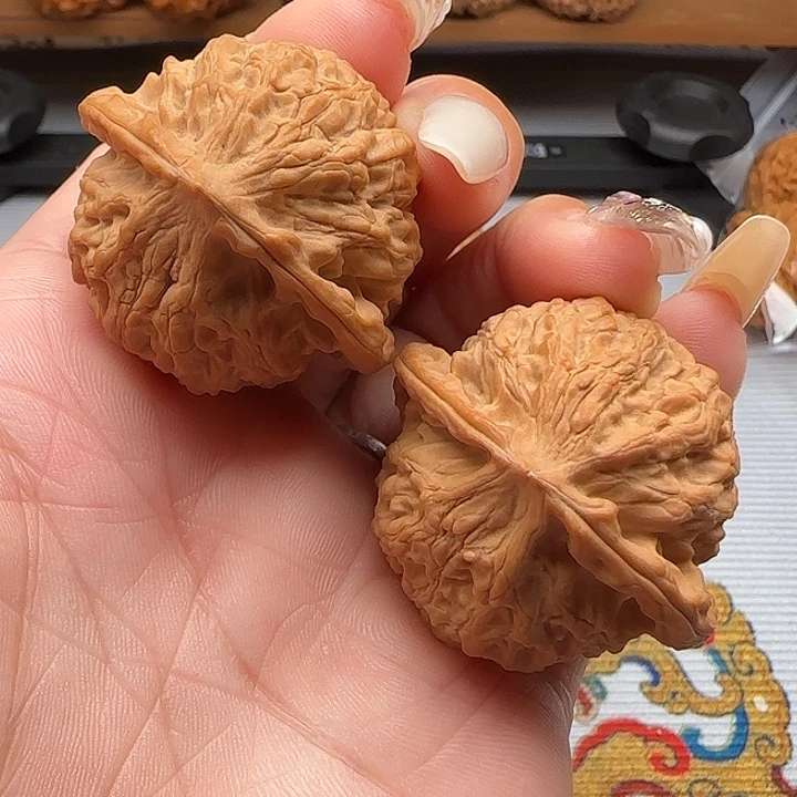 把件文玩核桃桃心金牛