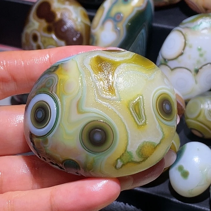 玛瑙/玉髓未镶嵌珠宝奇石155