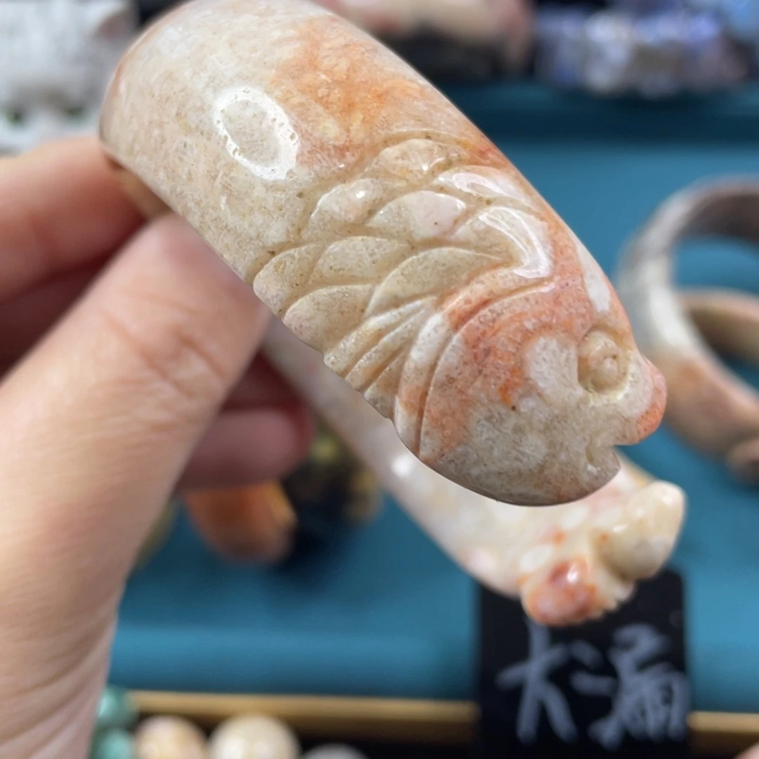 未镶嵌手镯硅化玉